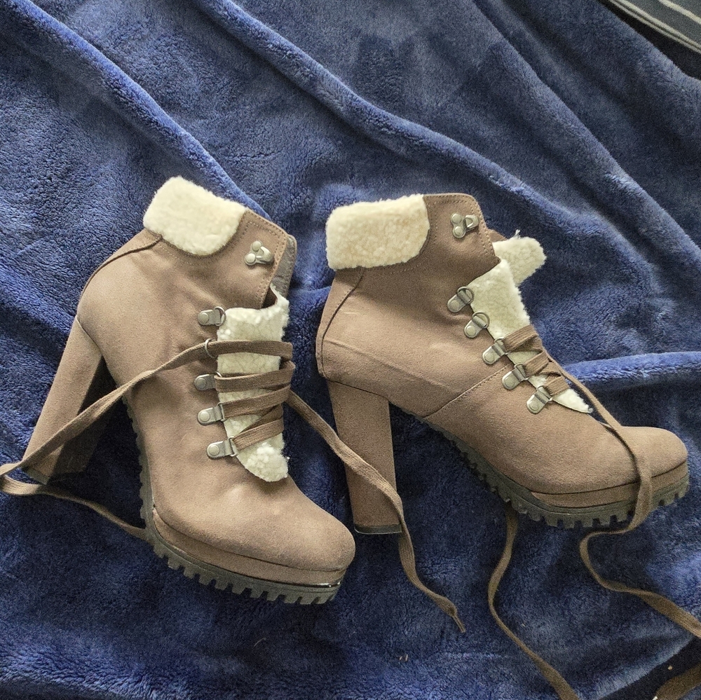 Size 11 womens brown booties BOOTS WITH THE FUR